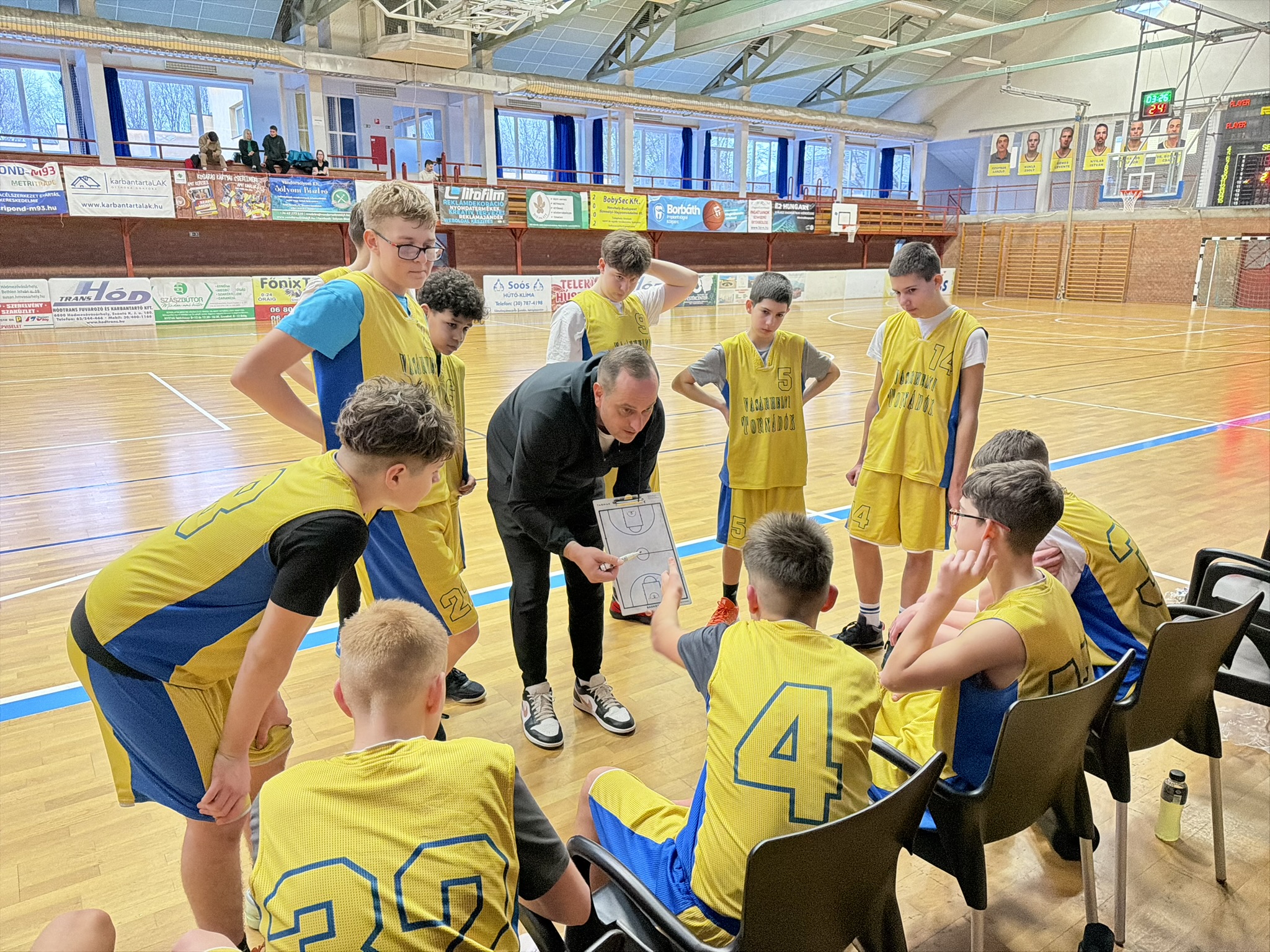 Kemény meccseken edződött a Kosársuli U14/A