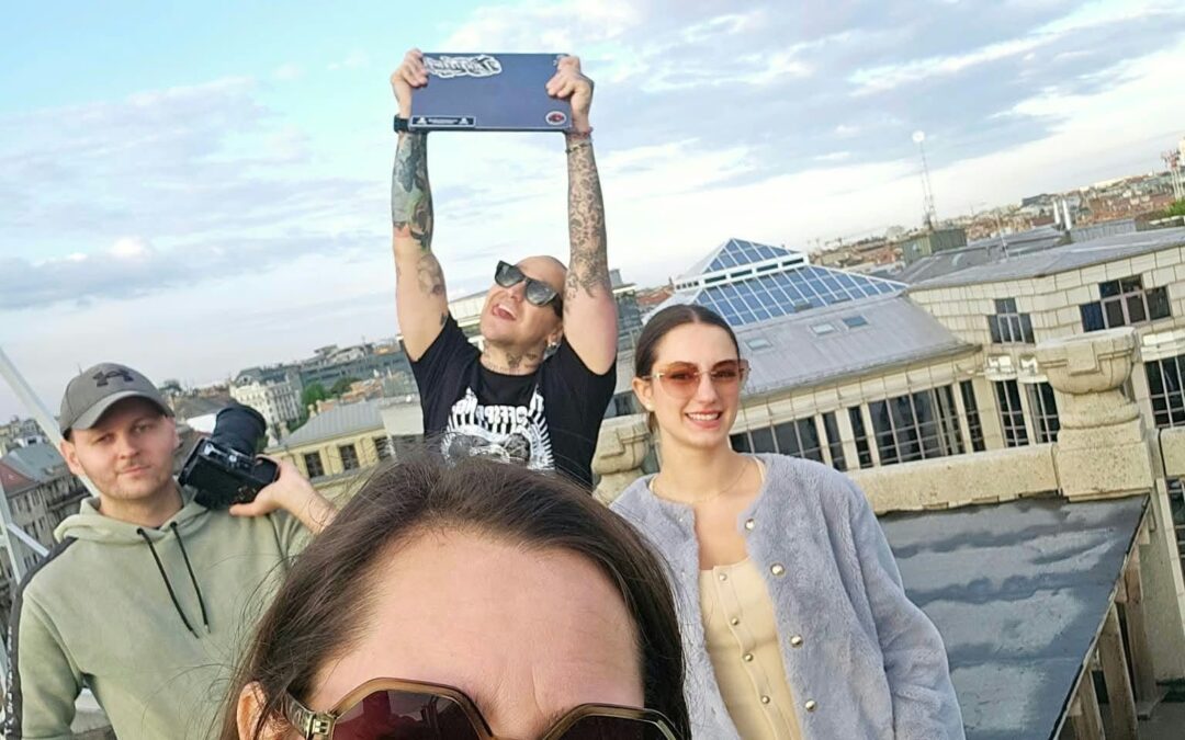 A vásárhelyi Borbás Edina is dolgozott Geszti Péter és Oláh Ibolya új klipjén